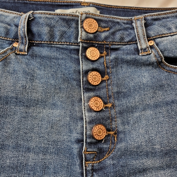 Women's Refuge Hi Waist Button Fly Shorts Sz 8 - Picture 4 of 4